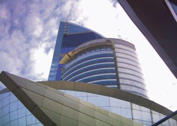 Gobierno abre competencia de Internet pero Antel no se obliga a prestar infraestructura