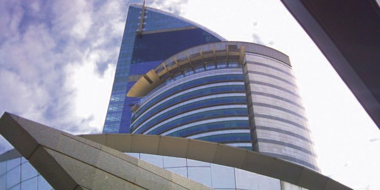 Gobierno abre competencia de Internet pero Antel no se obliga a prestar infraestructura