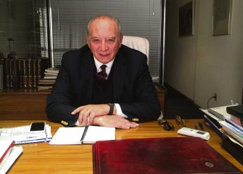 “El gobierno continúa la política frenteamplista de desdolarización”