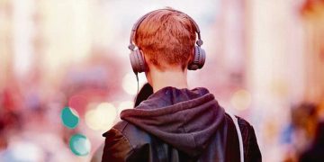 ¿Qué es el tinnitus y por qué cada vez más personas lo padecen?