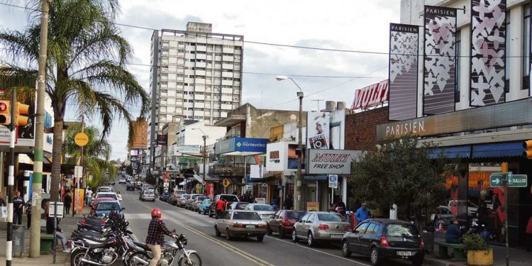Comerciantes de frontera esperan soluciones urgentes para paliar la diferencia de precios