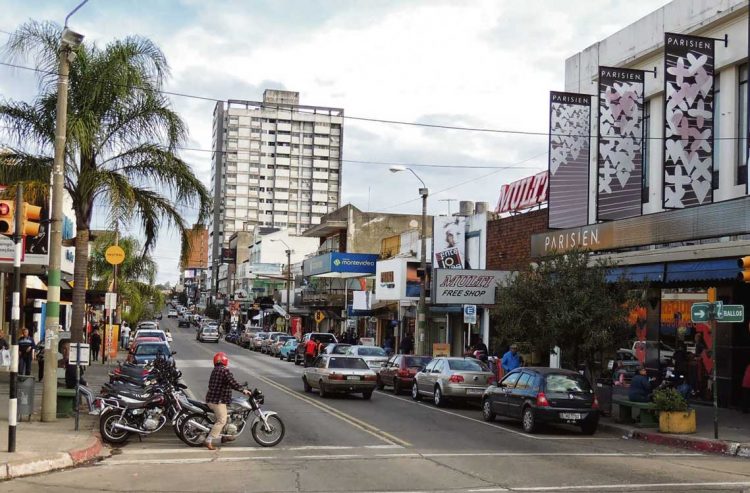 Comerciantes de frontera esperan soluciones urgentes para paliar la diferencia de precios