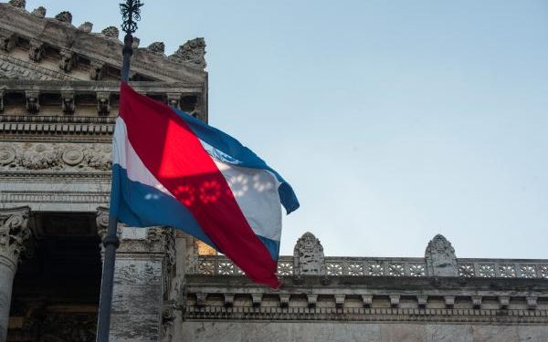 Oposición, democracia y política