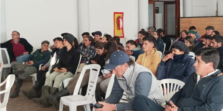 Control biológico de la garrapata genera conformidad en técnicos y productores