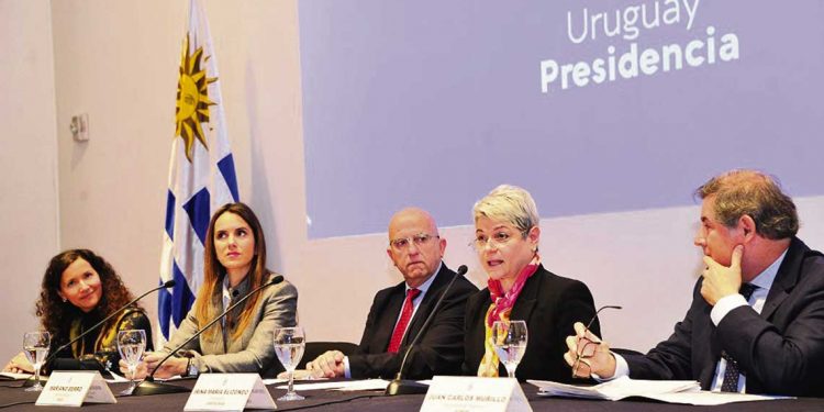 Gobierno lanza plan para integrar inmigrantes pensando en un escenario de crecimiento