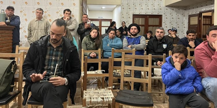 Luego de la reunión con el director de la Granja, productores confían en poder exportar maní