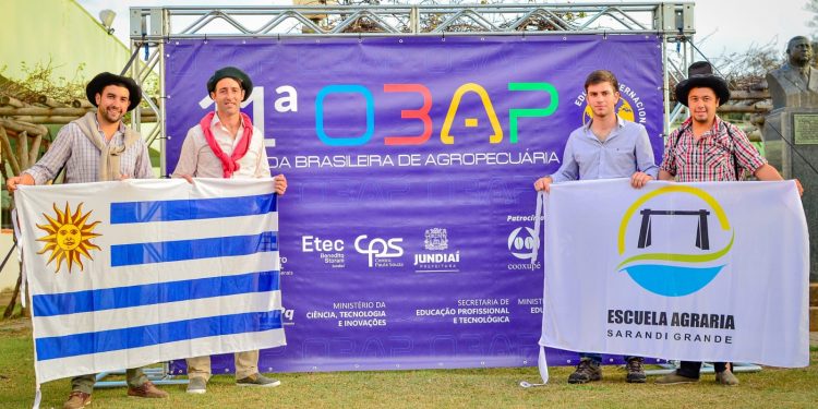 Jóvenes de Escuela Agraria son premiados en Brasil