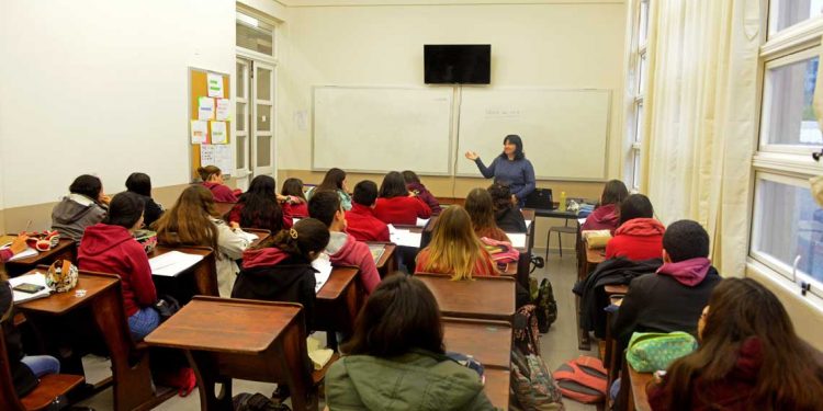 ¿Por qué cuesta tanto implementar cambios en el sistema educativo uruguayo?