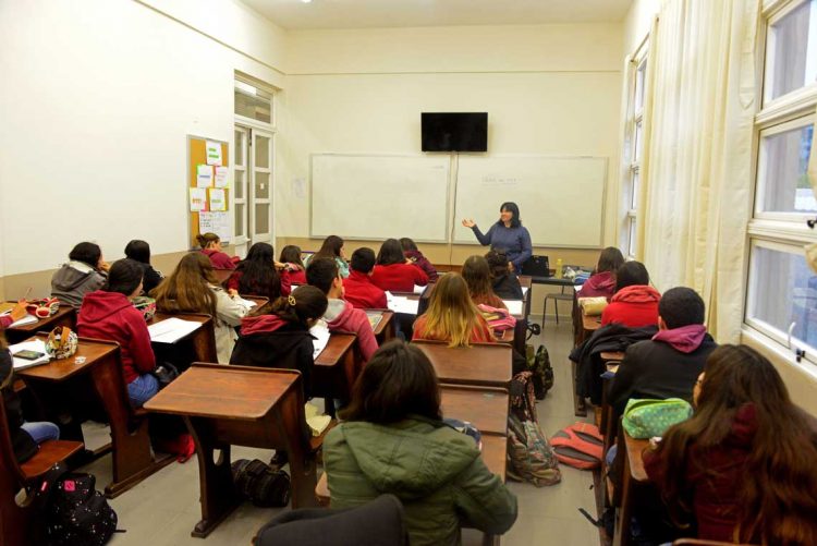 ¿Por qué cuesta tanto implementar cambios en el sistema educativo uruguayo?