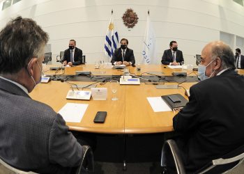 Primera mitad del periodo de gobierno con evaluación positiva, pero con alertas amarillas en seguridad e inflación