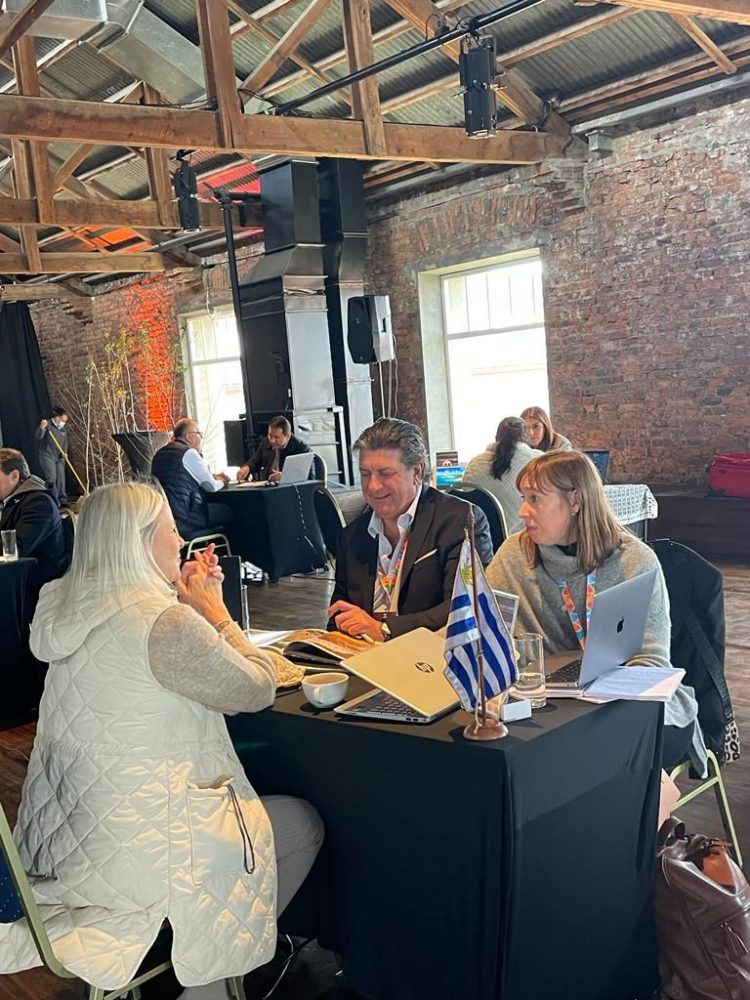 En Chile y en Argentina, Uruguay se muestra en destacados eventos turísticos de alcance internacional