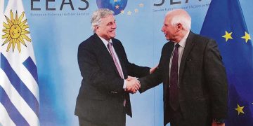 Gira de Bustillo por Europa reflota el acuerdo Mercosur-UE