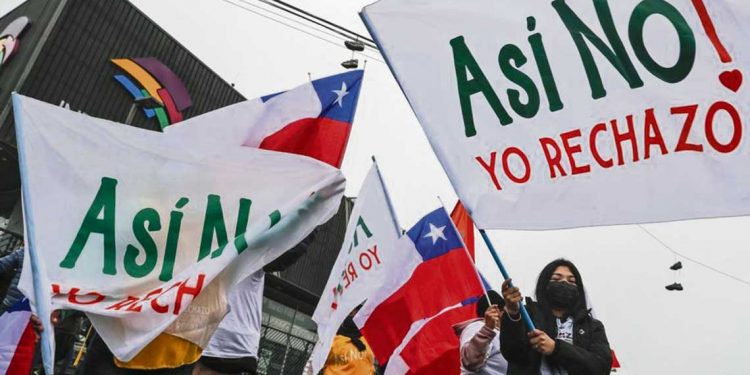 Chile: los sectores más pobres expresaron su contundente rechazo a la nueva Constitución