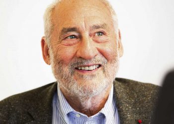 El enfoque neoliberal no funciona bien en tiempos de paz, pero es un desastre en tiempos de guerra