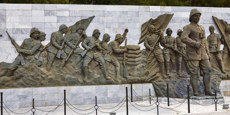 La necesidad británica de petróleo explicó la desestabilización y el posterior desmembramiento del Imperio otomano