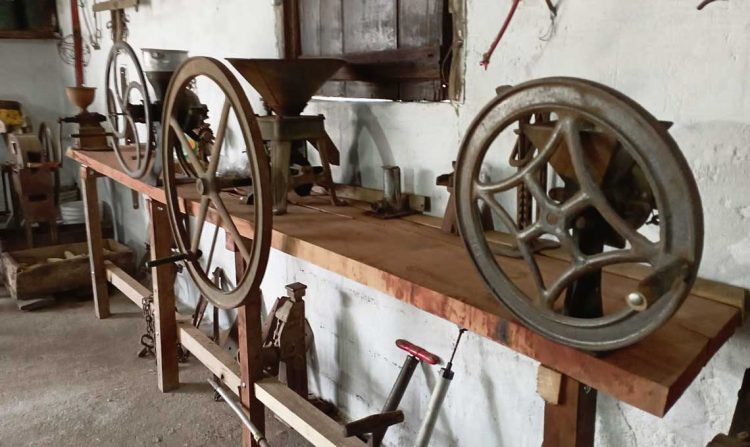 Tres generaciones recuperando la memoria y la tradición del mundo rural