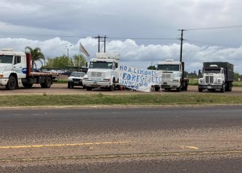 Transporte de carga internacional amenaza con paro por presencia de camioneros argentinos