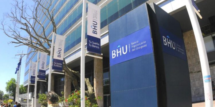 Deudores en UR esperan una solución política