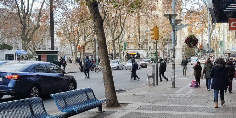 La primavera continua fresca y ventosa