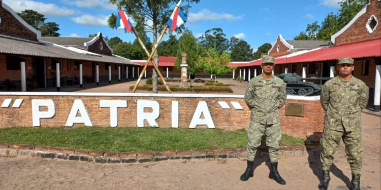 Soldados salvan la vida a una niña y a un joven en el arroyo Conventos