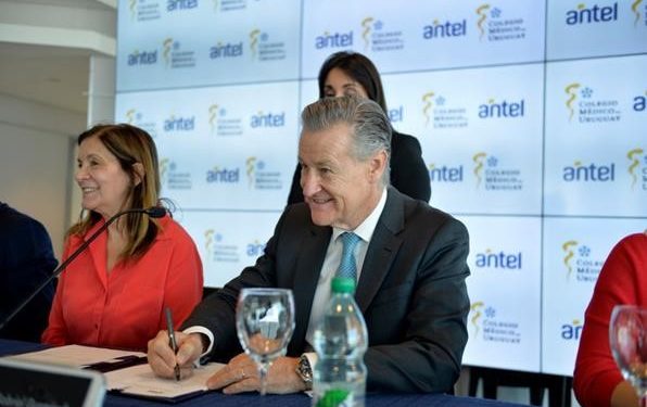 Antel y Colegio Médico del Uruguay firman convenio