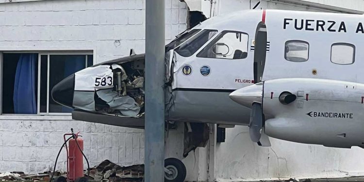 Fuerza Aérea investiga accidente con Bandeirante C-95