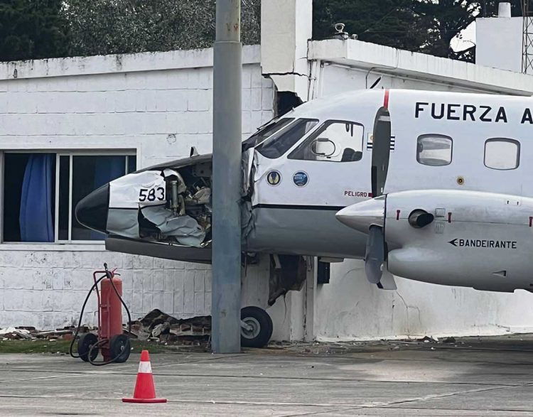Fuerza Aérea investiga accidente con Bandeirante C-95