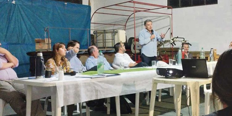 El sector avícola “dio mensajes claros al Gobierno” sobre lo perjudicial de las importaciones desde Brasil