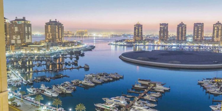 Llegamos a Doha para esperar a los celestes. ¿Godín será titular? ¿Araujo llega al 24? ¿Quién acompañará a Darwin en el ataque?