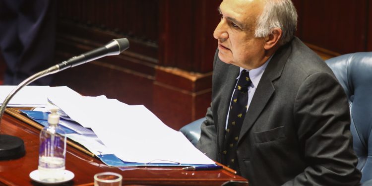 La prioridad de Cabildo Abierto es recoger firmas para un plebiscito sobre las tasas de interés, dijo Domenech