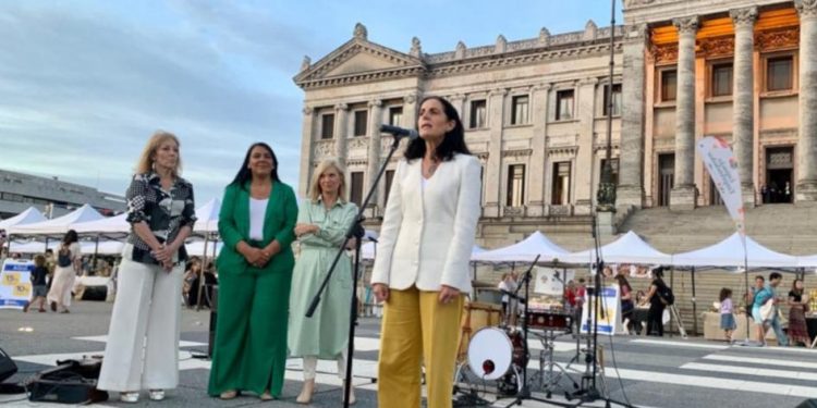 Ministra Arbeleche: En un año se crearon 8.600 micros, pequeñas y medianas empresas, y 36.000 puestos de trabajo