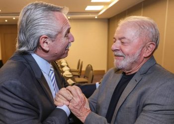 Lula vuelve al gobierno en un peleado balotage