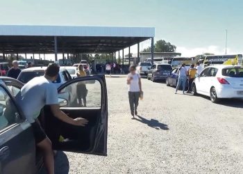 Largas colas en puente Salto-Concordia perjudican el ingreso de turistas