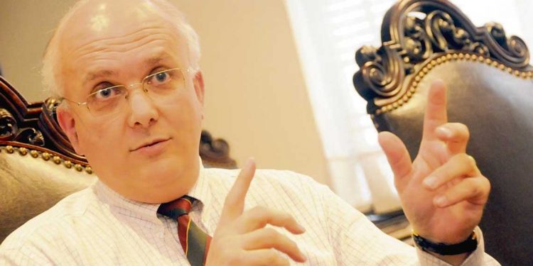 “A la situación estructural con Argentina se suma el cíclico error de diagnóstico y de gestión de muchas administraciones”