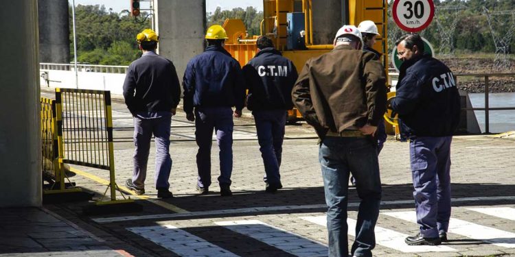 “El MEF no toma medidas para el comercio de frontera, pero le da US$ 5 millones a la Comisión Técnica Mixta del Salto Grande”