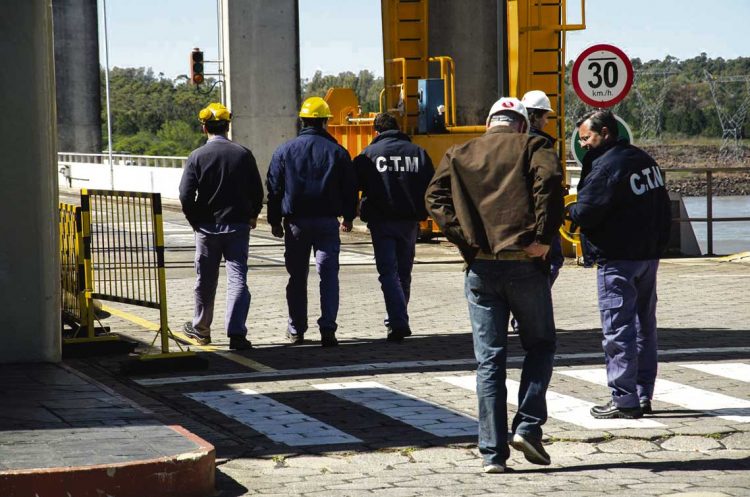 “El MEF no toma medidas para el comercio de frontera, pero le da US$ 5 millones a la Comisión Técnica Mixta del Salto Grande”