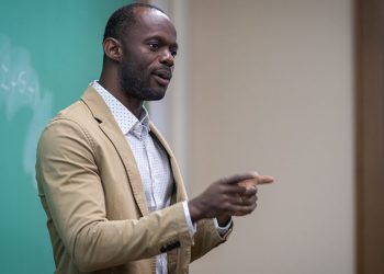 Desempleo baja en EE.UU., pero la baja tasa de participación alimenta presiones inflacionarias