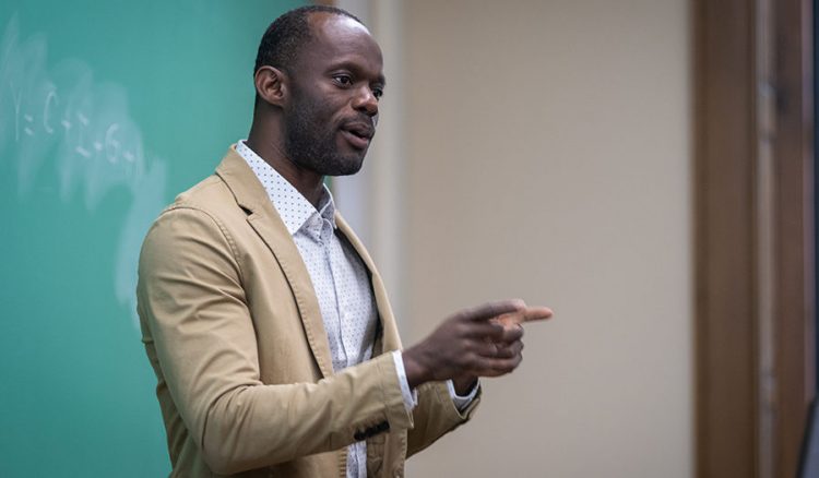 Desempleo baja en EE.UU., pero la baja tasa de participación alimenta presiones inflacionarias