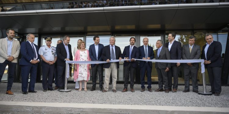 Inauguración del nuevo Aeropuerto Internacional de Carmelo