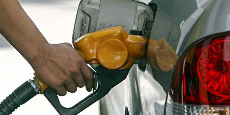 Ancap definió una baja de 3 pesos por litro para la nafta y 6 pesos por litro para el gasoil