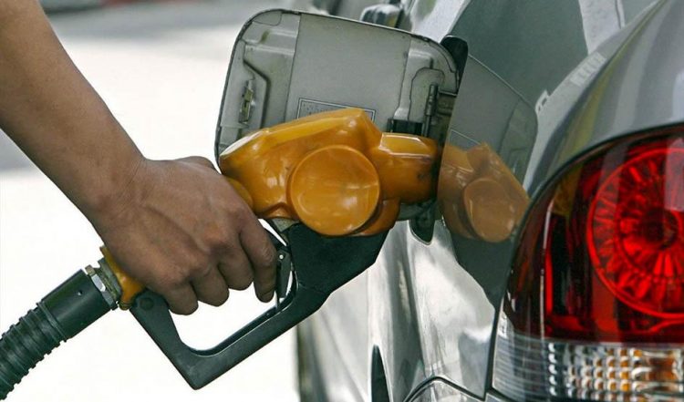 Ancap definió una baja de 3 pesos por litro para la nafta y 6 pesos por litro para el gasoil