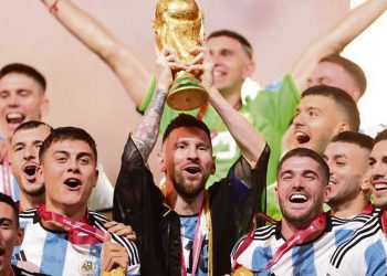 ¡Al gran fútbol argentino salud!