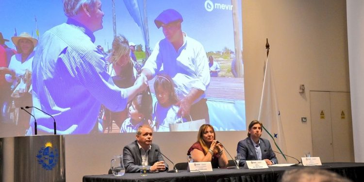 Mevir presentó la rendición y balance superando las expectativas de obras para este año