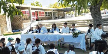 Escolares de Florida publican su propio libro