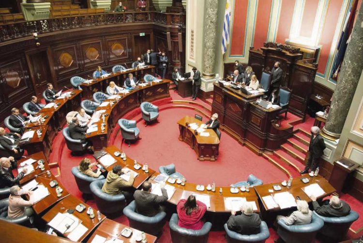 Senado solicita al Poder Ejecutivo la indemnización moral, social y económica a víctimas de la guerrilla