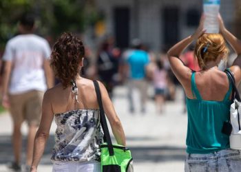 Transcurre el primer mes del verano y el calor continúa hasta el jueves