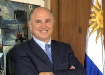 “Si no protegemos el empleo nacional, exportaremos talentos y dejaremos de producir mucho de lo que hacemos acá”