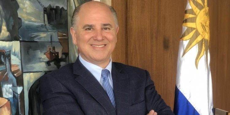 “Si no protegemos el empleo nacional, exportaremos talentos y dejaremos de producir mucho de lo que hacemos acá”