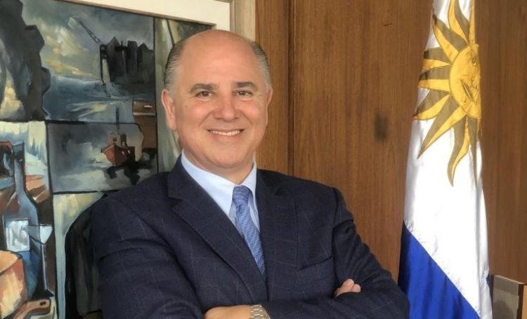 “Si no protegemos el empleo nacional, exportaremos talentos y dejaremos de producir mucho de lo que hacemos acá”