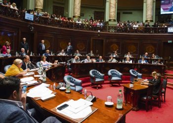 Frente Amplio expresa interés en “juntar fuerzas” con Cabildo Abierto